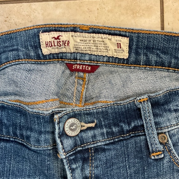 Hollister Cropped Jeans - Picture 2 of 3